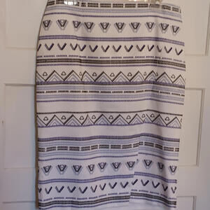 White House Black Market Front- Slit Embroidered Pencil Skirt Geometric Size 10